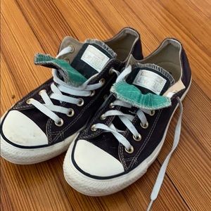 Navy converse low tops